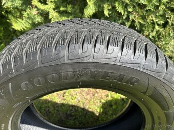215/65 R16 zimné Good Year Ultra Grip, dezén 7,5 mm (4 ks) - 5
