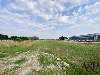 NA PREDAJ - PRENÁJOM LUXUSNÝ POZEMOK V PRIEMYSELNEJ ZÓNE, 12 - 5