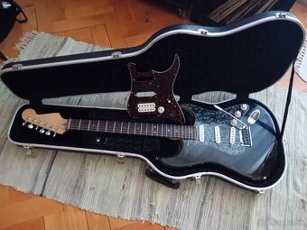 Fender Stratocaster DeLuxe USA 2006 - 5