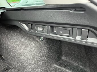 ŠKODA OCTAVIA SCOUT 4X4 - 5