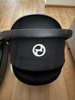 Cybex vajíčko a základňa - 5