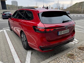VW Passat R-Line Black Style 2025 - 5