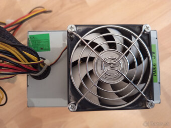 Predám PC zdroj Gembird 650W ATX - 5