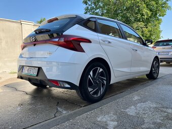 Hyundai i20 1.2i Family v Zaruke - 5