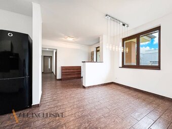 ALL INCLUSIVE | NA PREDAJ ÚTULNÝ RODINNÝ DOM S JAZEROM, HORN - 5