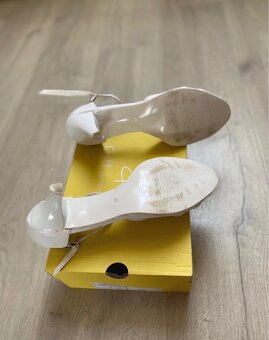 Predám svadobne biele sandále - 5