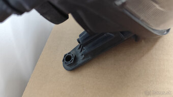 Predný pravý svetlomet Škoda Rapid - 5