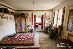 Tradičný rodinný dom s veľkým pozemkom a ovocnou záhradou - 5
