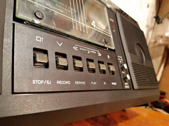 Radiomagnetofon RFT SKR720 z roku 1988 - 5
