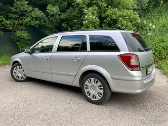 Opel Astra Combi 1.7 CDTi (2009) - 5