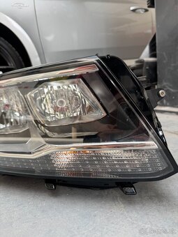 VW Tiguan II Svetlo predné pravé - 5