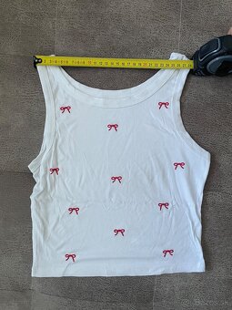 Crop top - biely s mašličkami - 5