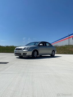 Toyota avencis - 5