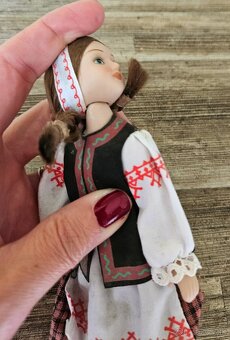 Zberatelska porcelanova babika Folk - 5