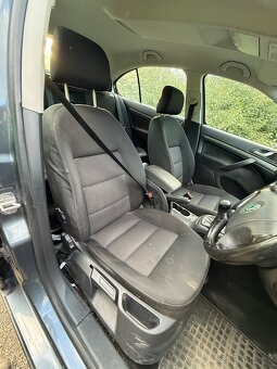 Rozpredam Škoda Octavia 2 1.9 TDi 77kw sedan predfacelift . - 5