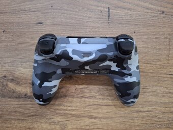 Herný ovládač na PlayStation 4 - 5