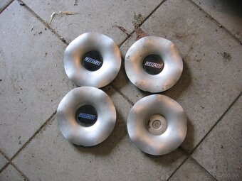 Prodám disky 6Jx15, H2-43 - Fiat, 4x98 (asi Fiat Brava) - 5