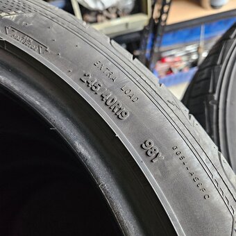 245/40r19 Good year - 5