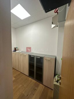 Prenájom: Kancelárske priestory 134 m2 v centre mesta Banská - 5