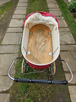 Liberta kočík, kočiar, retro, starožitnosť - 5