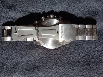 Predam titanove hodinky Citizen CA4444-82E - 5