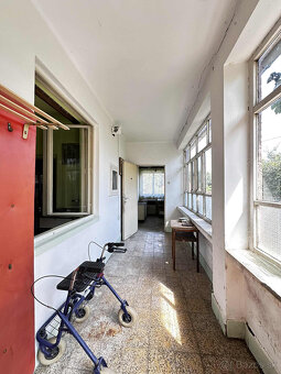 Na predaj starší rodinný dom  s  veľkým pozemkom v obci Duna - 5