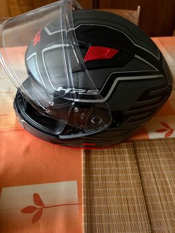 Prilba značky givi - 5