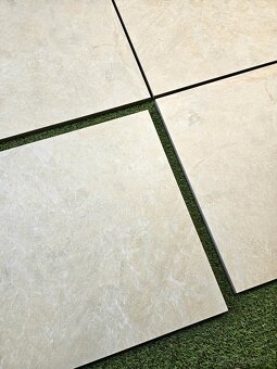 Dlažba protišmyk aj na terče 60x60x2cm, jemná krémova - 5