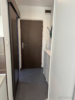 Predaj garsónka Levice, 20m2 + balkón, v centre mesta - 5
