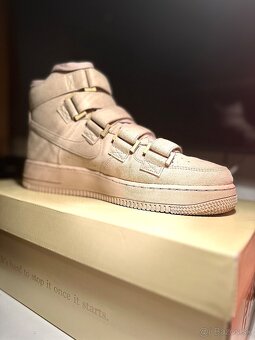 NIKE AIR FORCE 1 - 5