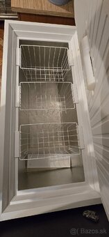 Truhlicová mraznička 400l - 5