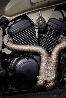 Honda SHADOW 600 Military - 5