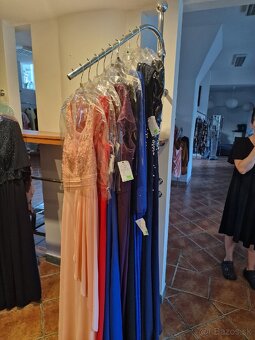 Predám zaridenie, busty, torzá, vešiakové systémy, stojany - 5