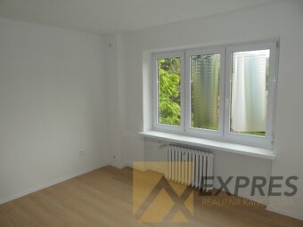 RK EXPRES - predaj 3 izbový tehlový byt v Handlovej, ul.29.a - 5