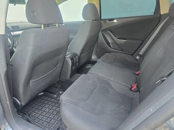 Predám Volkswagen passat combi b6 2.0 tdi CR dsg - 5
