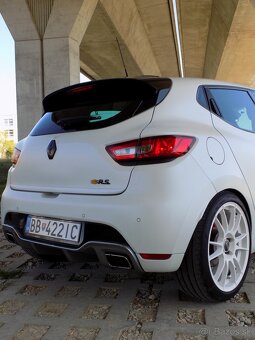Renault Clio 4 RS Trophy 2015 - 5
