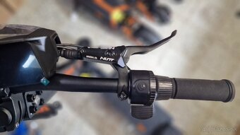 KUkirinG4 2000W s hydraulickými brzdami elektrická kolobežka - 5