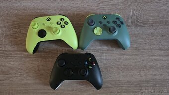 Xbox series x + 2 gamepady - 5