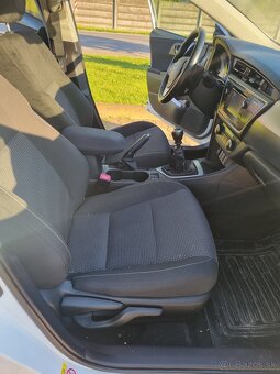 Toyota Auris Touring Sports 1.6 l Valvematic - 5