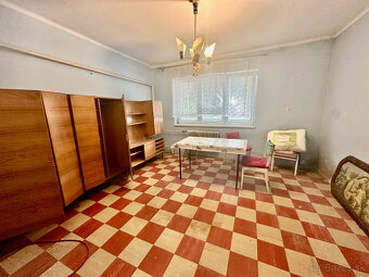 Starší rodinný dom na veľkom pozemku 1273 m2, Brestovany - 5