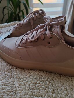 Adidas court revival 42 2/3 - 5