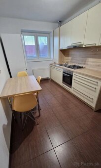 Prenájom 2 izb.byt, ul. Jarmočná Nitra Centrum - 5