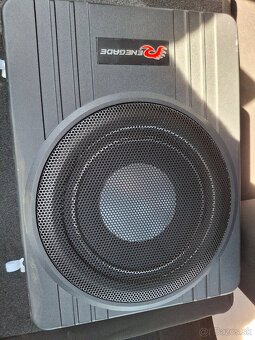Subwofer pod sedacku - 5