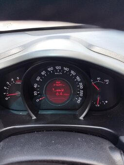 KIA SPORTAGE 2.0 - 5