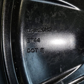 Hliníkové Volkswagen disky 5x112 R20 7,5J ET44 - 5