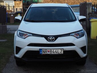 Toyota RAV4 4x4 2017 vyborny stav - 5