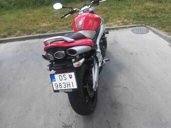 Suzuki GSR 600 - 5