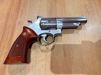 Smith & Wesson 44 Magnum - 5