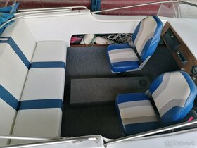 Predam motorovy čln Glastron - 5