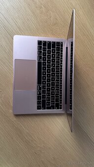 MacBook Air 13-palcový Retina 2019 Rose gold - 5